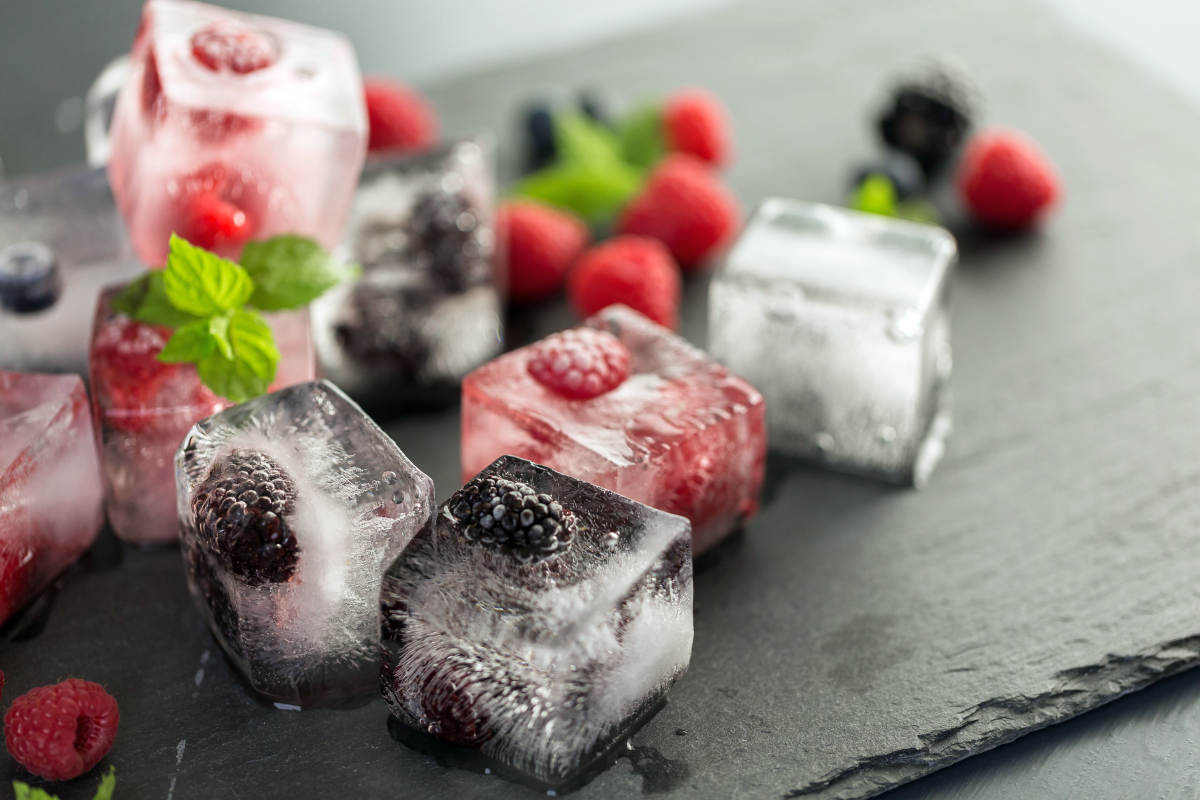 Fruit ice cubes organic berries | Brilliant Ice Cube Tray Hacks You Can Do At Home