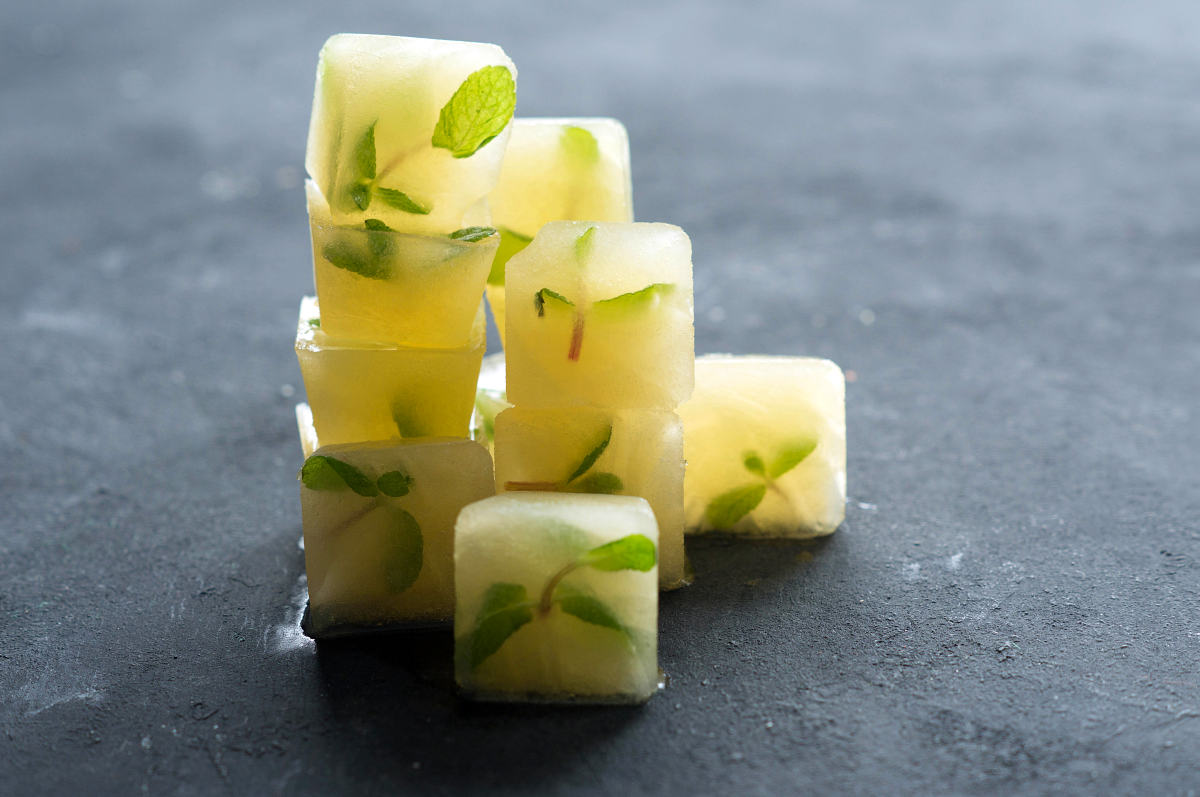 Ice cubes lemon juice mint | Brilliant Ice Cube Tray Hacks You Can Do At Home