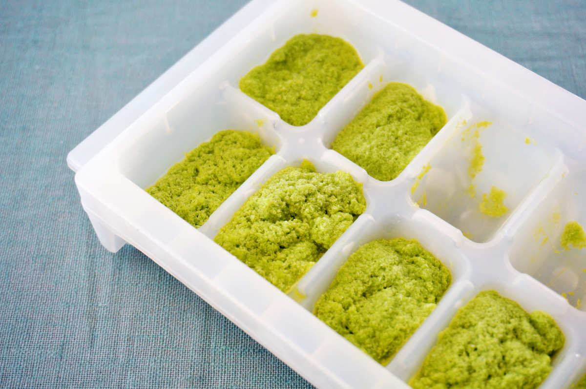 Making pesto ice cube | Brilliant Ice Cube Tray Hacks You Can Do At Home