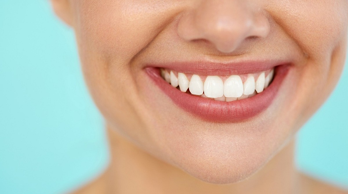 Woman with a great smile | Surprising Benefits of Baking Soda