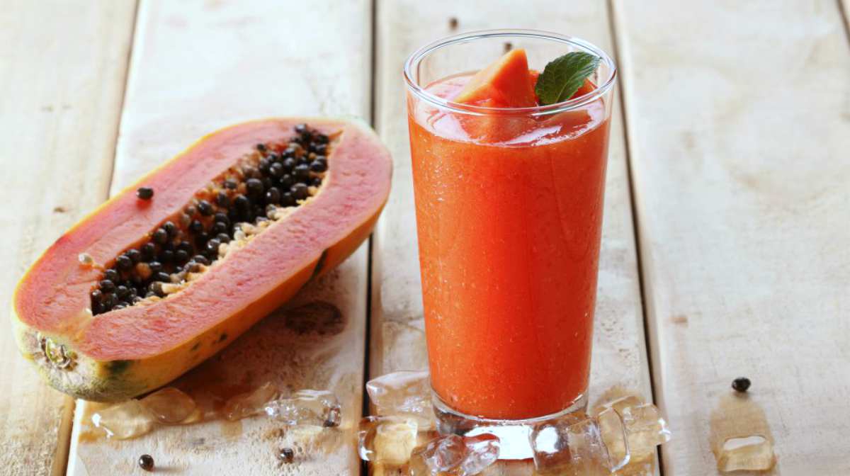 Papaya and juice on the table | Healthy Juice Recipes You Should Try