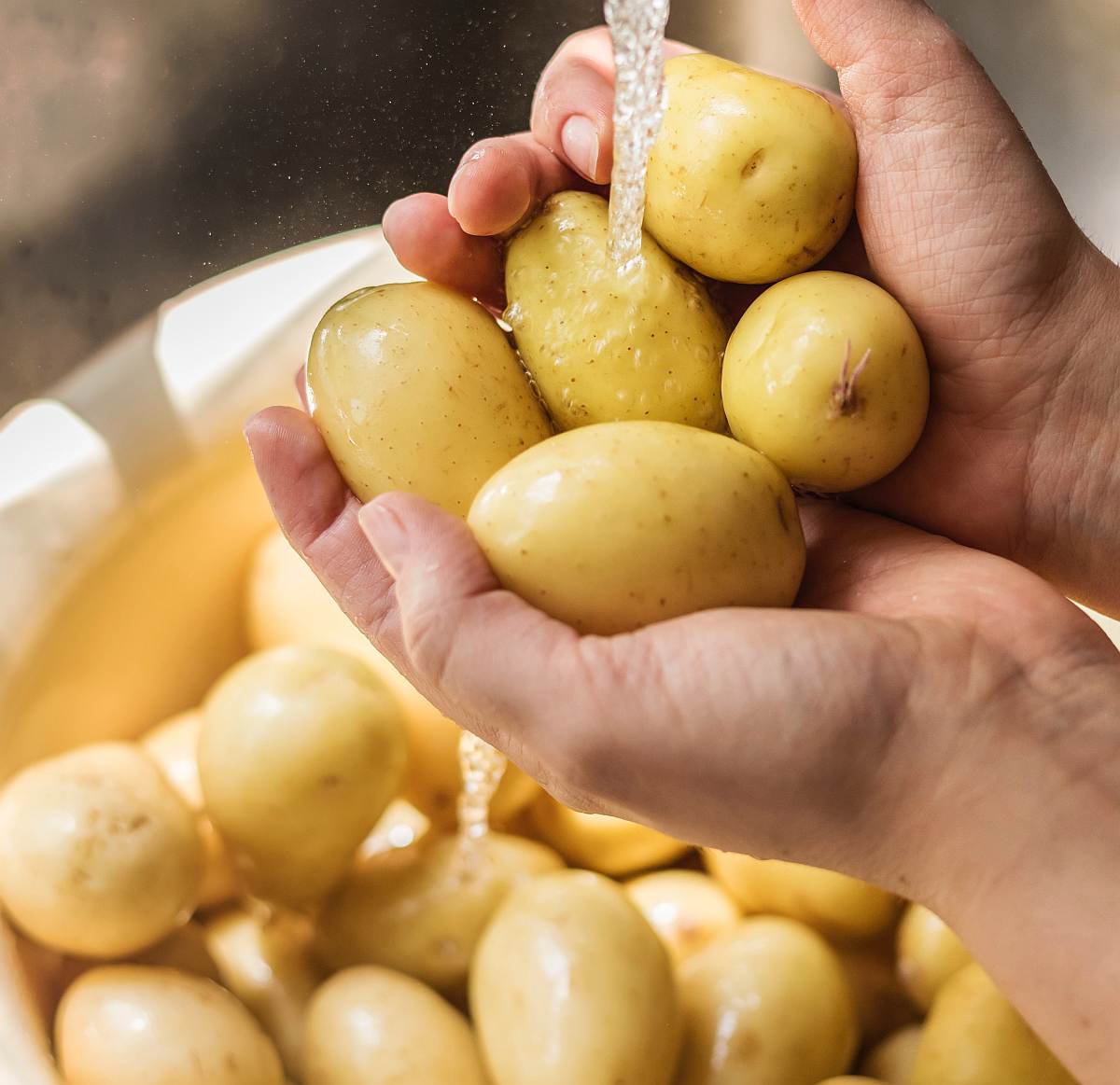 Washing potatoes | Why Should You Wash Fresh Produce with Alkaline Water?