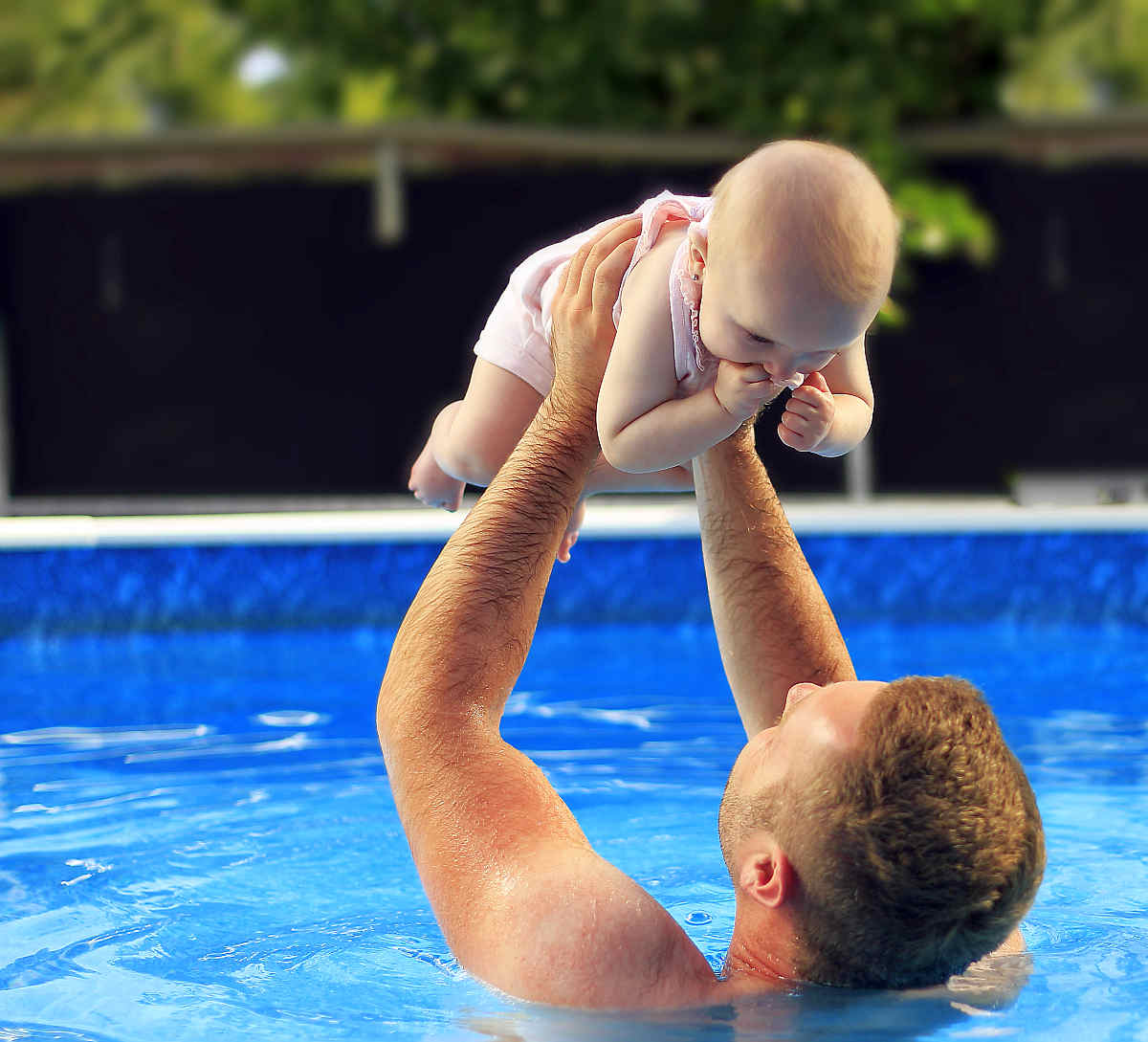 Swimming pool meringue family | Is Chlorine Safe for Babies?