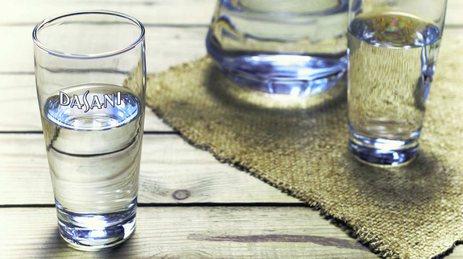 Bottled Water Vs Tap Water Round 2 The Different Types Of Bottled Water Water Bottle Bottle Dasani Bottle