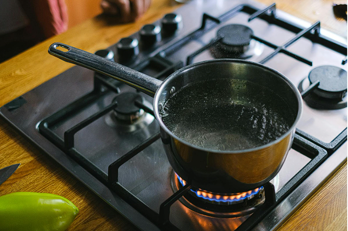 How to Purify Water Naturally: 8 Methods [2025]